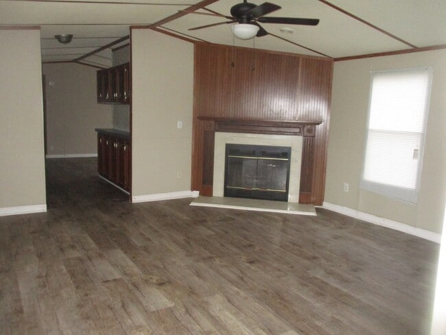 Building Photo - 146 Zackary St