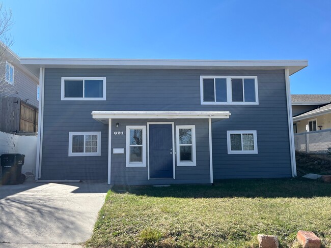 Building Photo - 621 E 14th St