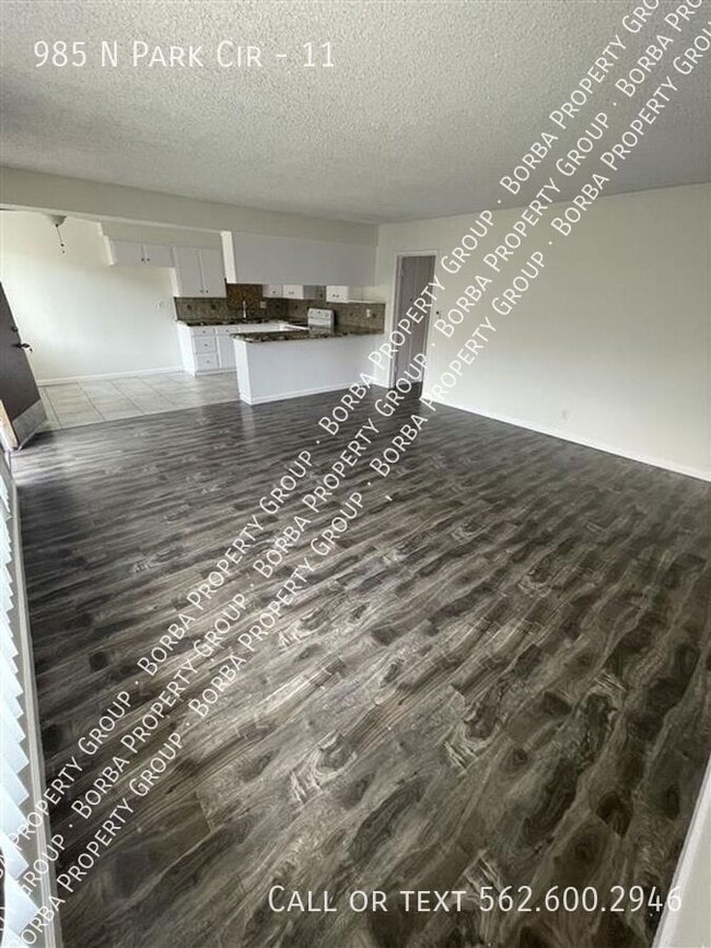 Building Photo - 985 N Pk Cir