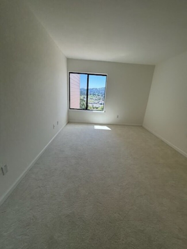 Foto del edificio - Beautiful Condo with Scenic Views in Green...
