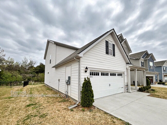 Foto del edificio - 3231 Briar Chapel Dr