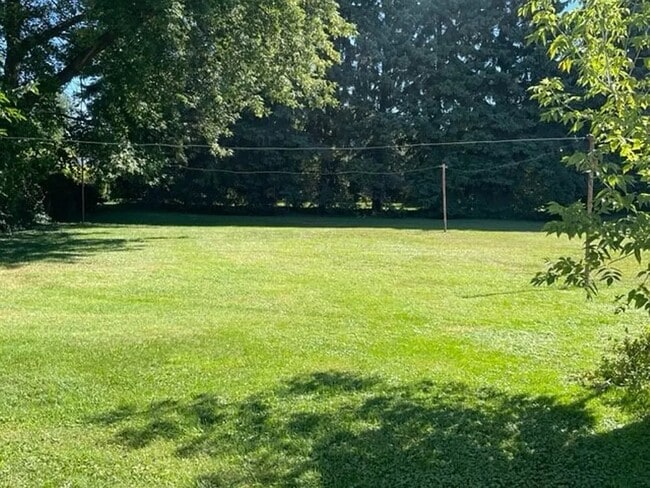 Patio interior - 2823 Pittsburgh Ave