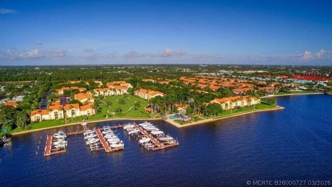 Building Photo - 145 Yacht Club Way