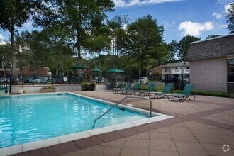 Building Photo - 1 Country Club Dr