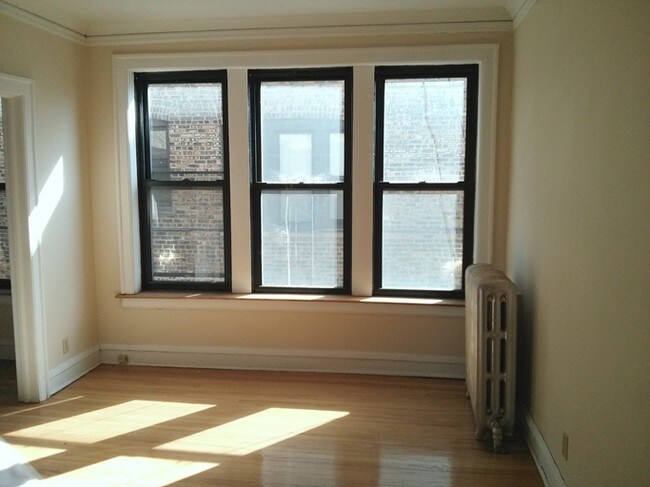 Sala de estar - 7201 S Constance Ave