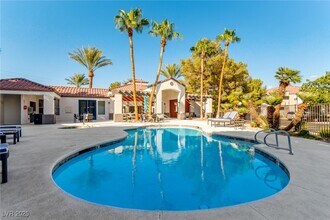 Building Photo - 7413 W Russell Rd Building Photo - 7413 W Russell Rd