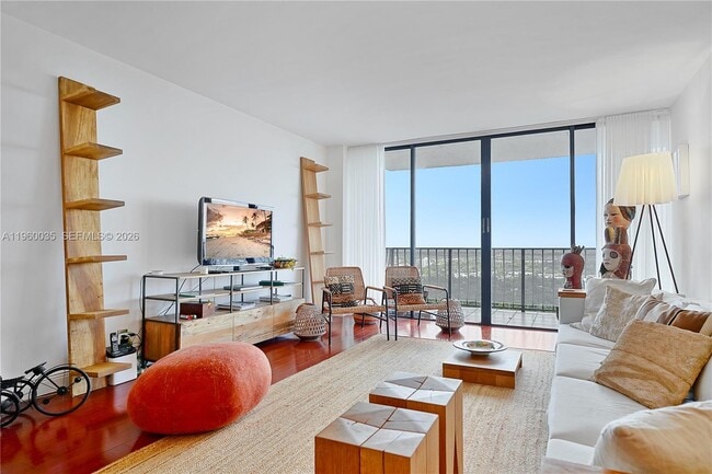 Foto del edificio - 780 NE 69th St