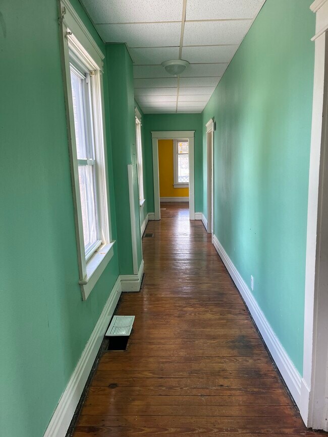 Building Photo - 602 East Lutton Street, Unit 2nd Floor