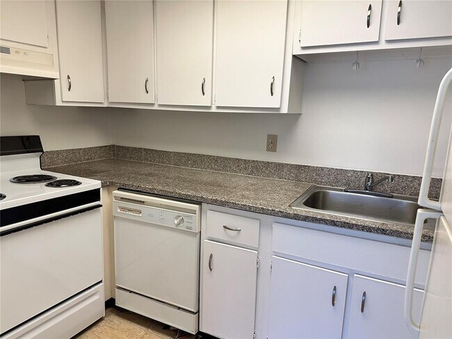 Building Photo - 2517 Caper Ln