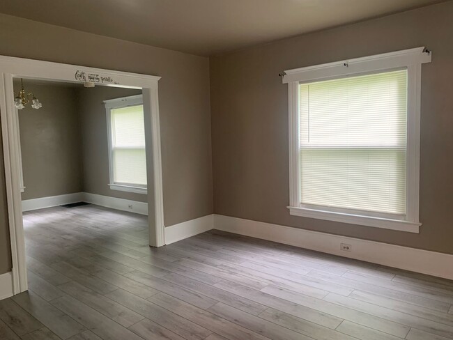Building Photo - Remodeled Home ***Move-In Special FREE Jan...