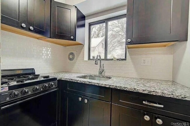 Foto del edificio - 61-41 168th St