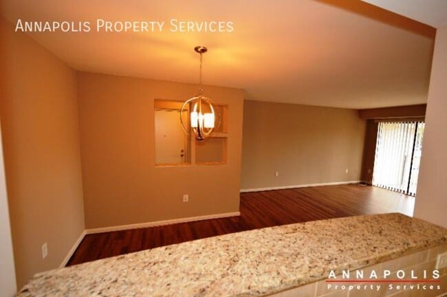 Building Photo - 2572 riva rd #16b