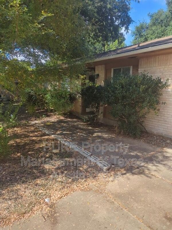 Building Photo - 5204 Peppertree Pkwy