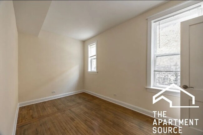 Foto del edificio - 2816 N Troy St