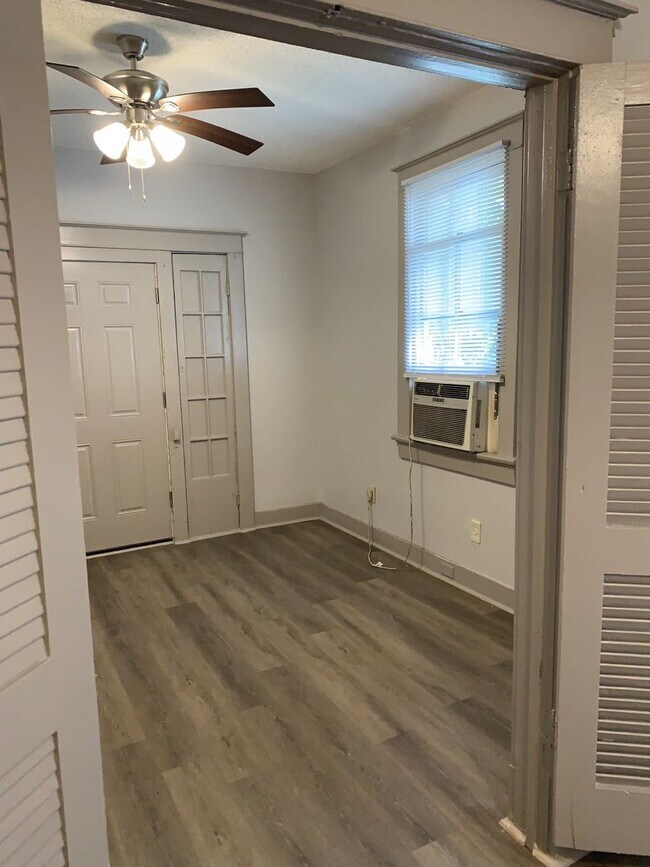 Foto del edificio - 2719 N Robertson St