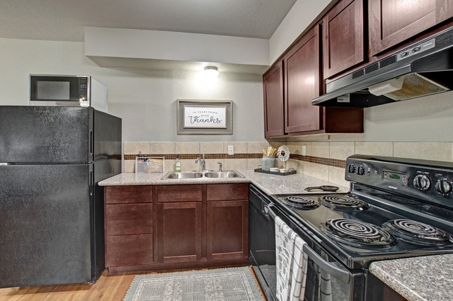 1bd, 1 bth kitchen - The Cottages at Hefner Road