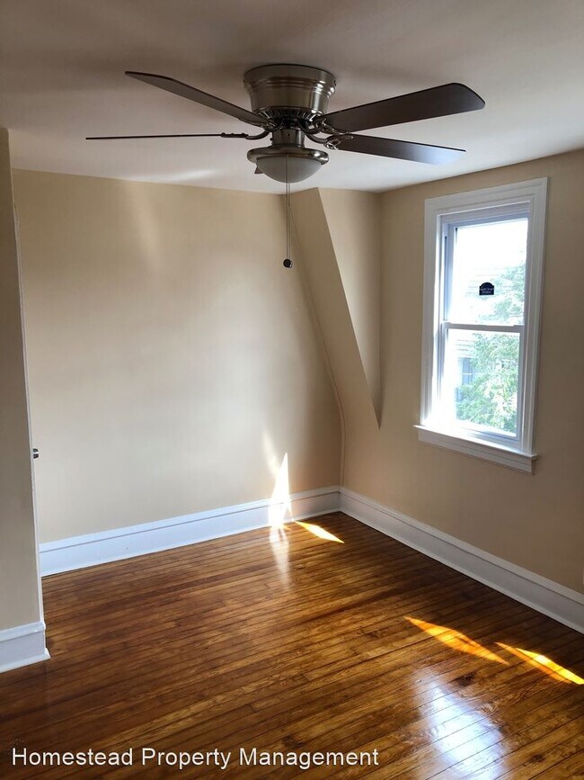 Building Photo - 3 br, 1 bath House - 552 Millbank Rd