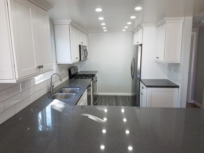 Foto del edificio - 1745 Herrin St