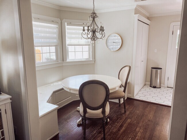 Foto del edificio - 2315 Dwight Way