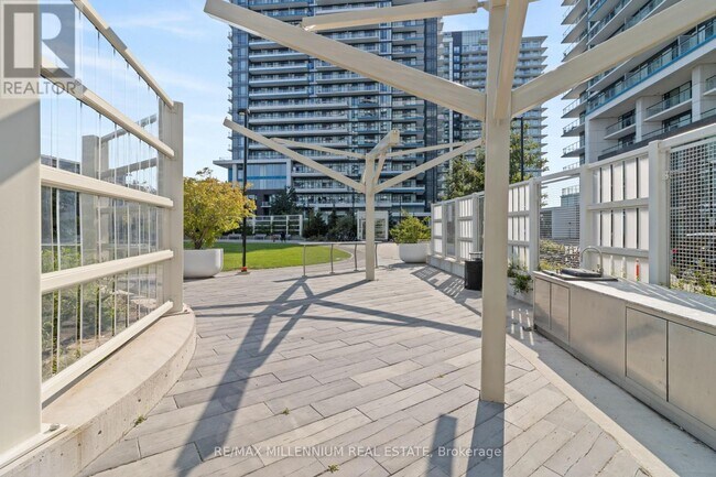 Building Photo - 2560 Eglinton Ave W