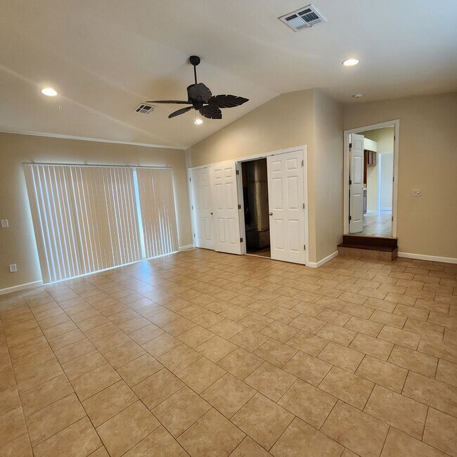 Foto del edificio - 3 Br/ 2Bath Concord with bonus room