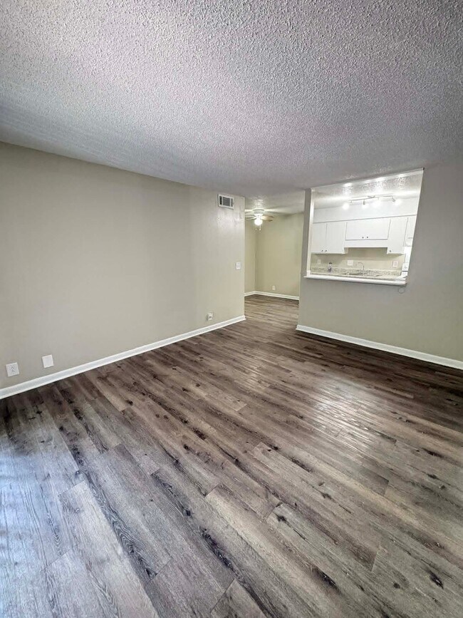 Foto del edificio - 4601 Packard Dr