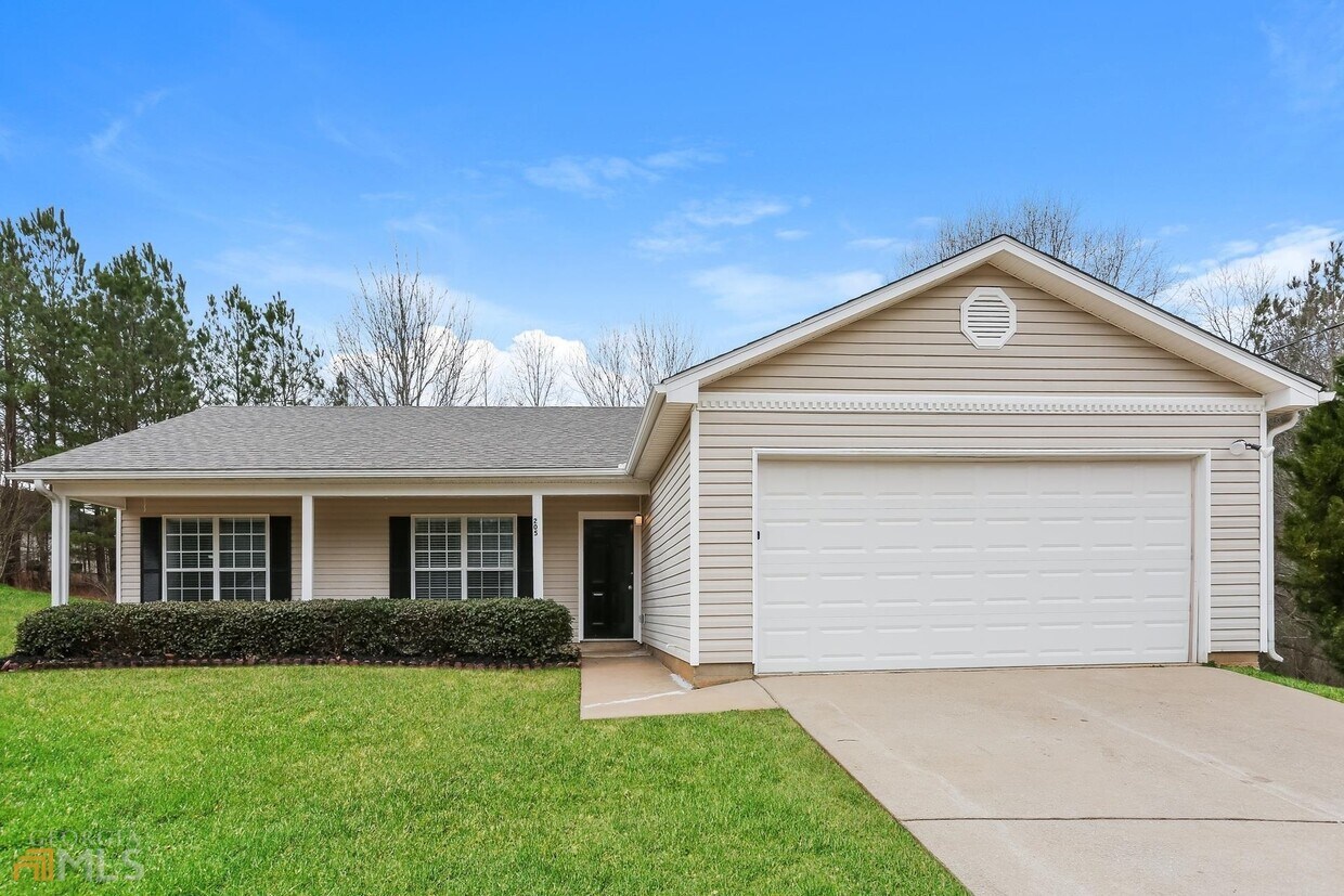 Primary Photo - 205 Fairclift Dr
