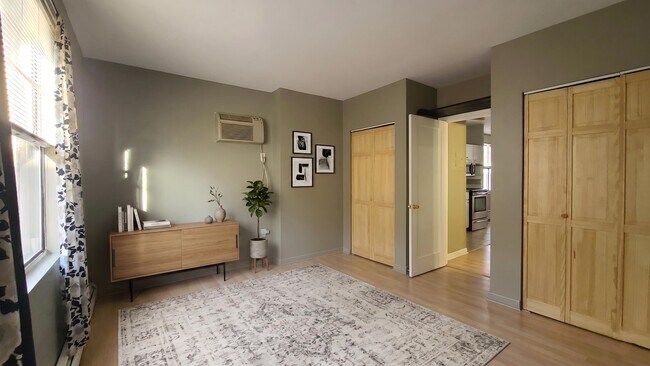 Foto del edificio - 4905 Park Ave
