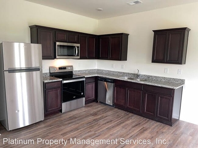 Building Photo - 3 br, 2.5 bath House - 202 Grand Central Way
