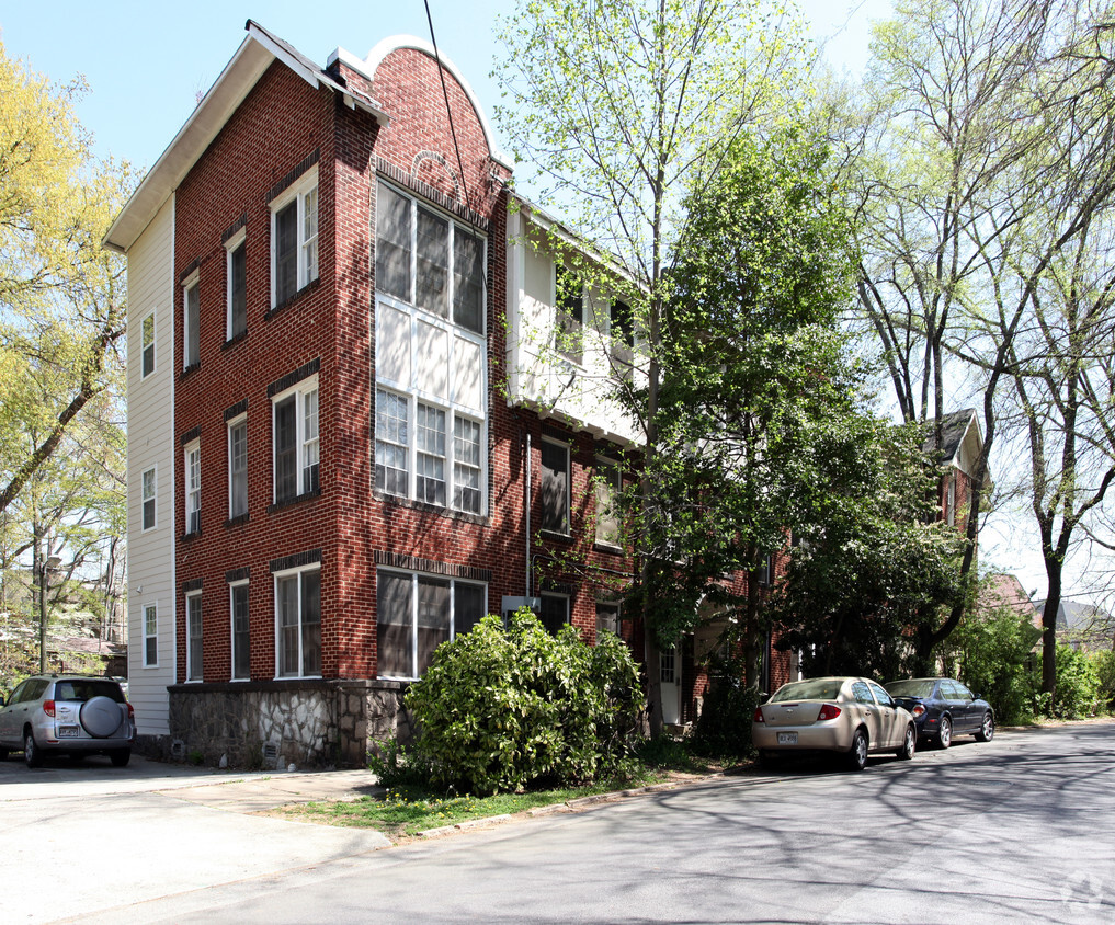 Foto del edificio - 834 Briarcliff Rd NE