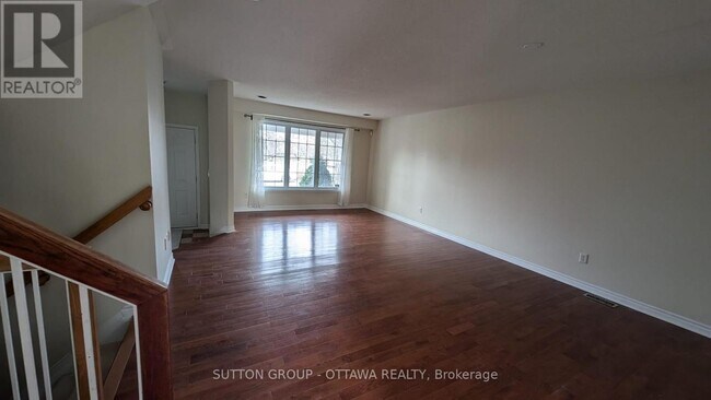 Building Photo - 22 Westmeath Crescent