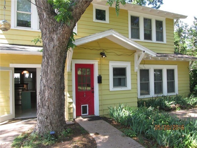 Foto del edificio - 1121 Egan St