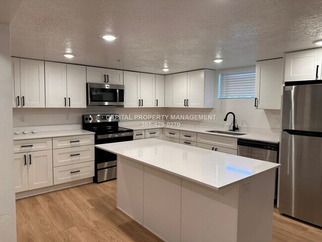 Building Photo - 766 S Ashton Ave