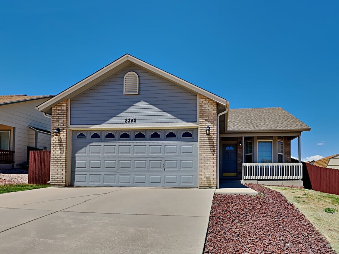 Primary Photo - 8342 Freestar Way