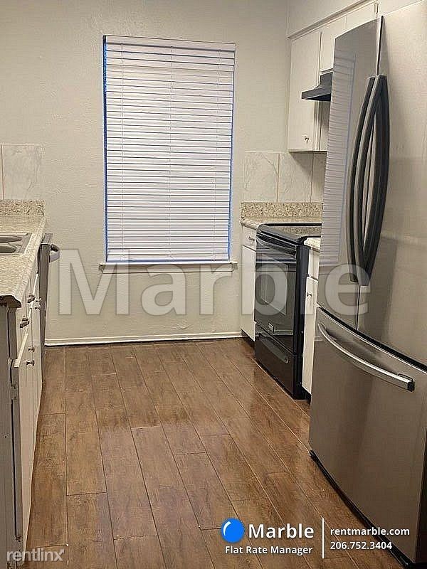 Primary Photo - 4 br, 2.5 bath Townhome - 2207 Montclair Dr