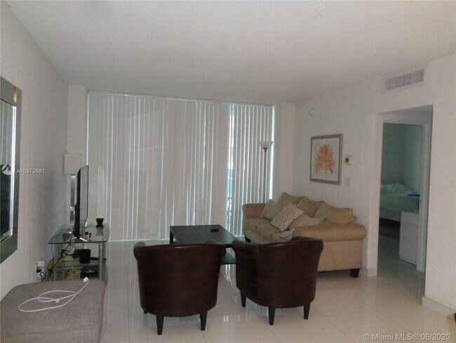 Building Photo - 4001 S Ocean Dr