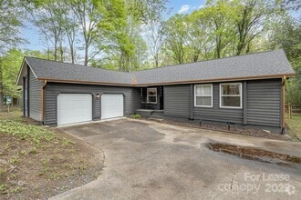 Building Photo - 6618 Lakeside Dr