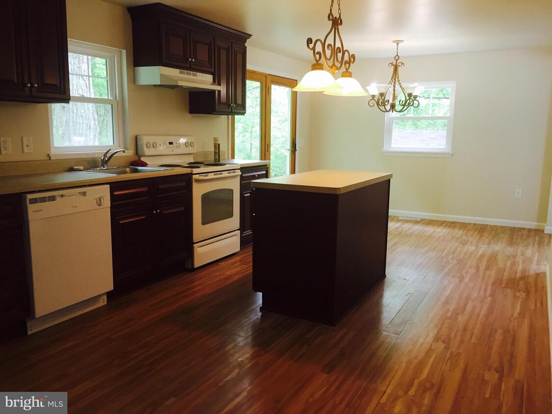 Foto principal - 3150 Chestnut Hill Rd