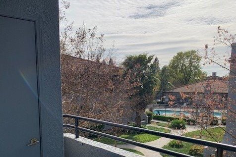 Foto del edificio - 5201 Laguna Oaks Dr