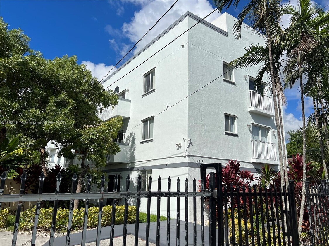Foto del edificio - 7516 NE 1st Ave