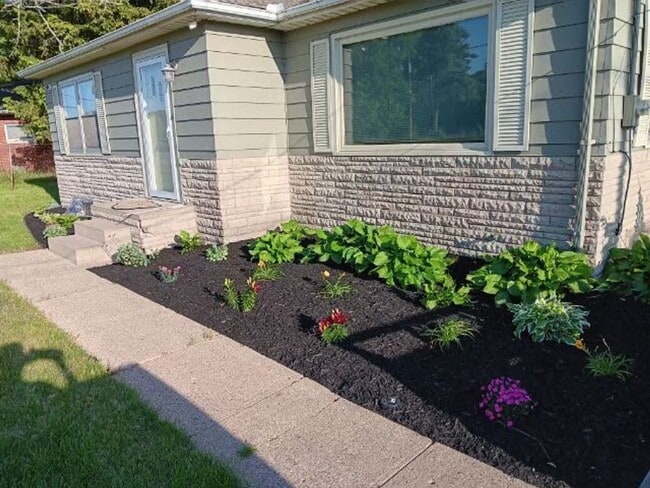 Building Photo - Upgraded Ranch Style Home in South Bend, IN