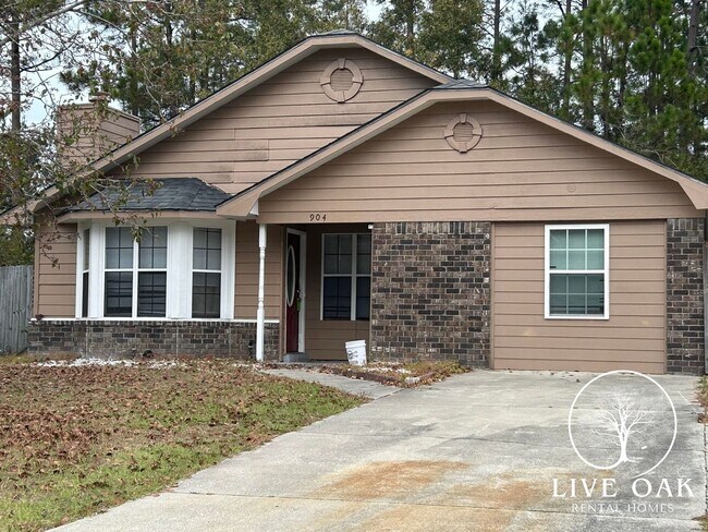 Foto del edificio - MOVE-IN SPECIAL: $500 OFF 1st MONTH'S RENT!**
