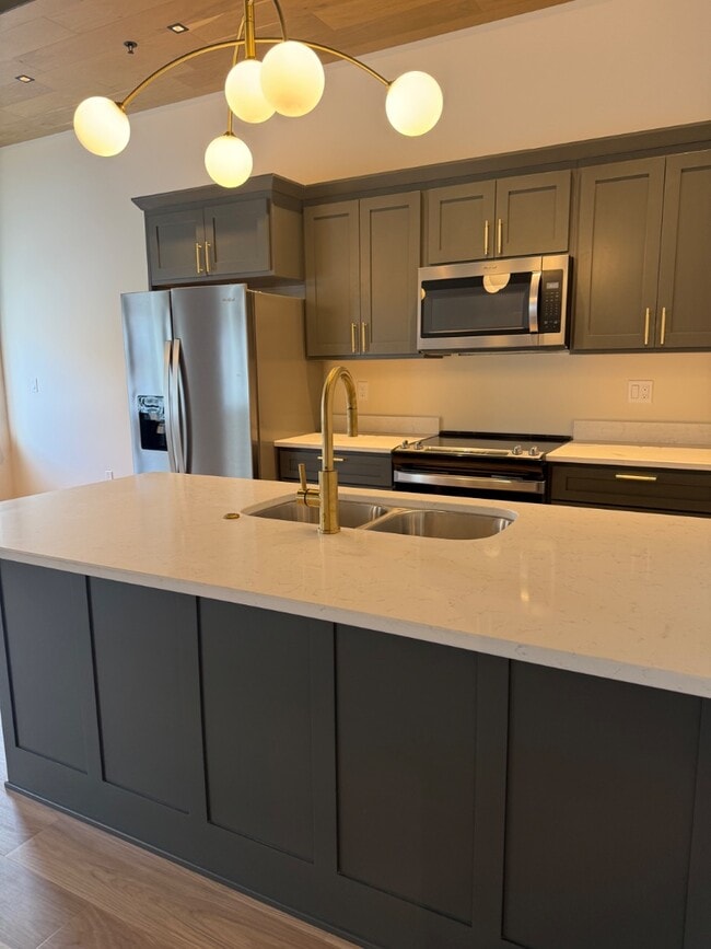 Building Photo - 309 N 6th St