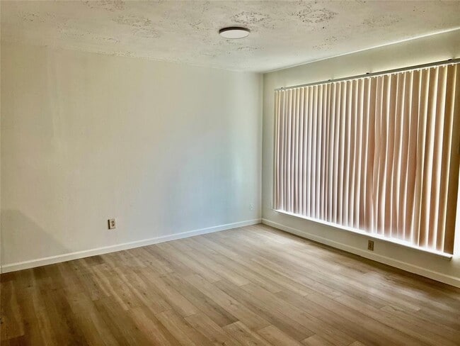 Building Photo - 17310 Pastoria Dr