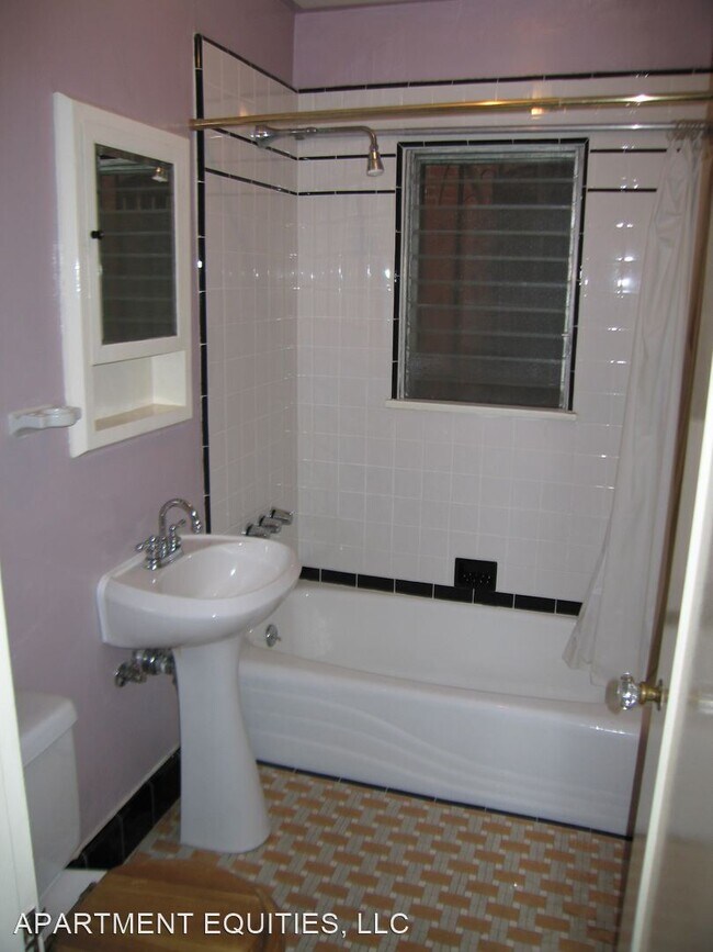 Foto del edificio - 607 S Cloverdale Ave