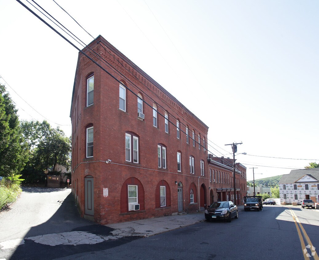 Joel T Case Apartments Apartments in Bristol, CT