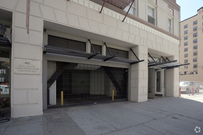 Entrada - South Park Lofts