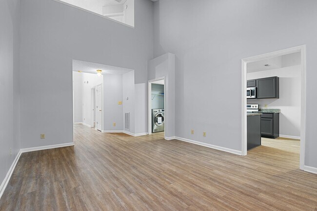Building Photo - Charming 2-Bedroom End Unit townhome Avail...