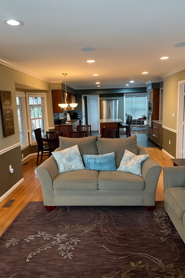 Building Photo - 13942 Stonefield Dr