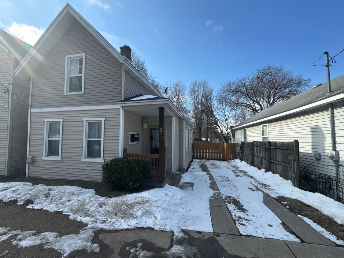 Primary Photo - North East Grand Rapids 3Bed 1Bath